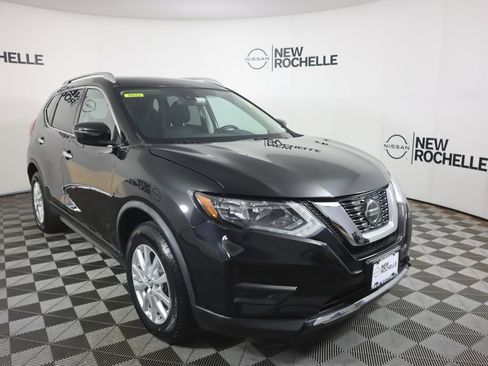 Certified 2020 Nissan Rogue SV image 3