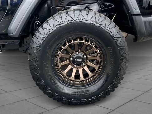 Used 2023 Jeep Wrangler Sport image 9