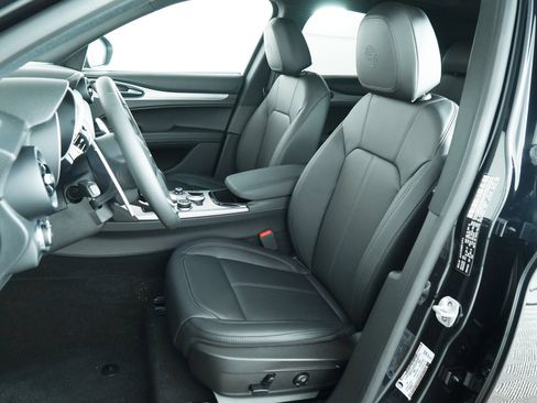 New 2025 Alfa Romeo Stelvio Sprint AWD/4WD image 19