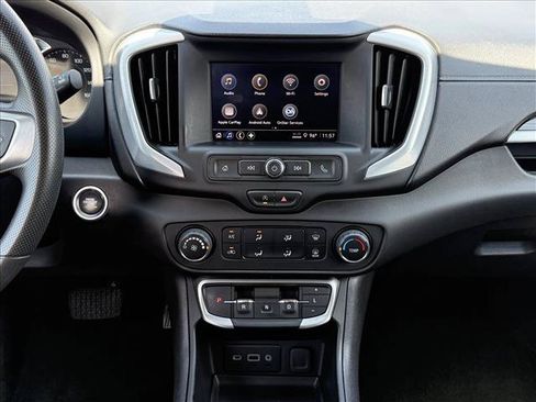 Used 2024 GMC Terrain SLE AWD/4WD image 17