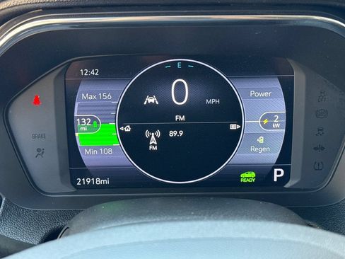 Used 2023 Chevrolet Bolt LT w/ Infotainment Package FWD image 38