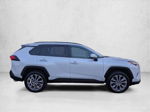 Used 2023 Toyota RAV4 XLE Premium FWD image 4