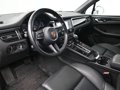 Used 2023 Porsche Macan image 4