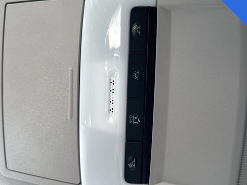 Used 2025 Nissan Sentra SV FWD image 19