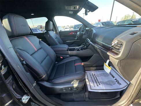 Used 2025 Chevrolet Traverse RS w/ LPO, Floor Liner Package image 26