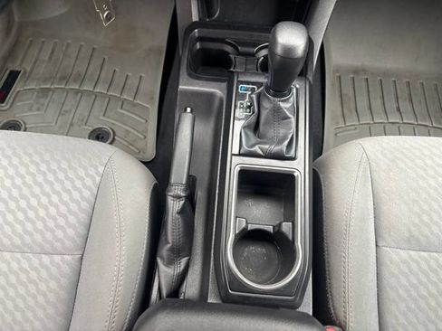 Used 2021 Toyota Tacoma SR AWD/4WD image 14