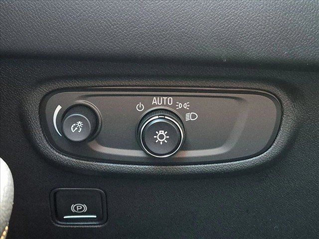 Used 2021 GMC Terrain SLE w/ Driver Convenience Package FWD image 25