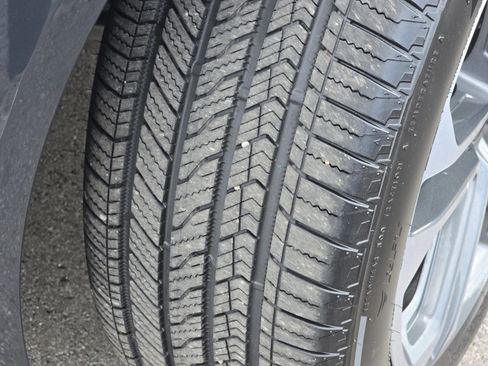 Certified 2025 Audi Q5 Premium w/ Convenience Package image 13