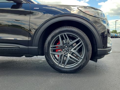 Used 2025 Ford Explorer ST-Line w/ Premium Package AWD/4WD image 10