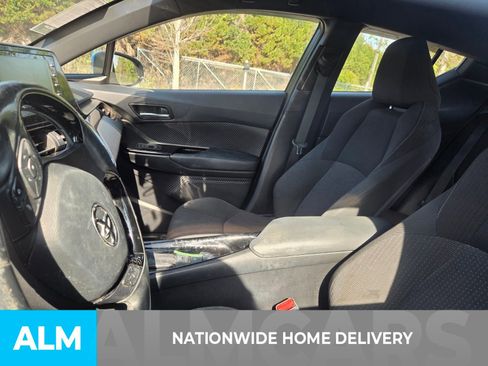 Used 2019 Toyota C-HR XLE image 5