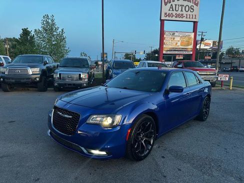 Used 2019 Chrysler 300 S image 9