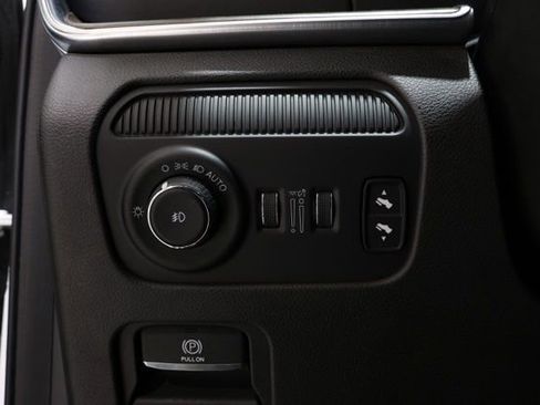 Used 2023 Jeep Grand Wagoneer 4WD image 19