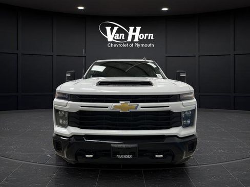 Used 2024 Chevrolet Silverado 2500 Custom w/ Custom Value Package image 9