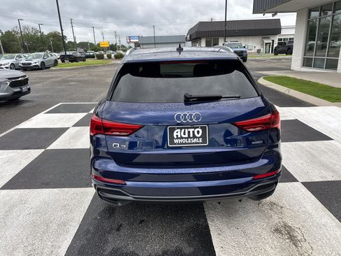 Used 2022 Audi Q3 2.0T Premium w/ Convenience Package AWD/4WD image 4