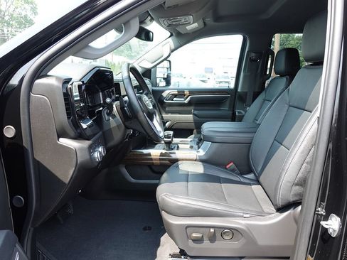 Used 2025 GMC Sierra 1500 Elevation w/ Preferred Package AWD/4WD image 19