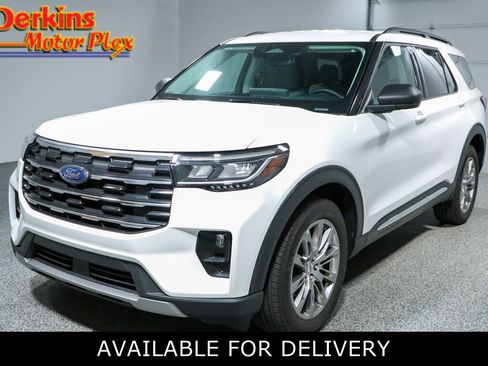 Used 2025 Ford Explorer Active w/ Active Comfort Package AWD/4WD image 1