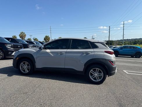 Used 2022 Hyundai Kona SE FWD image 4