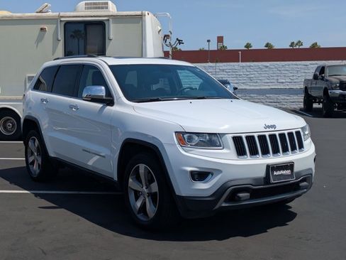 Used 2014 Jeep Grand Cherokee Limited w/ Trailer Tow Group IV AWD/4WD image 3
