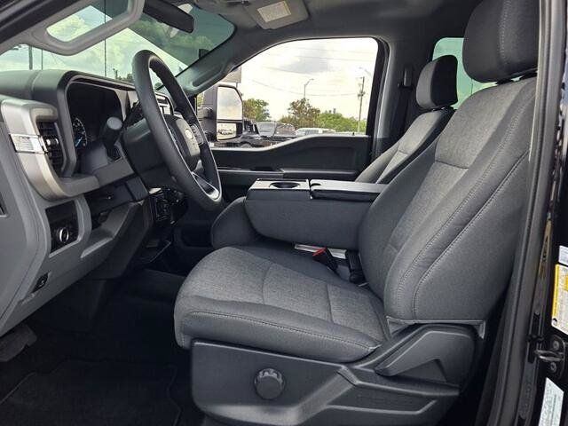 Certified 2025 Ford F250 XL w/ STX Appearance Package AWD/4WD image 5