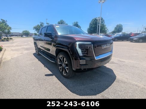 Used 2025 GMC Sierra EV Denali AWD/4WD image 3
