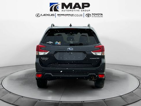 Used 2019 Subaru Forester Premium w/ All-Weather Package image 4
