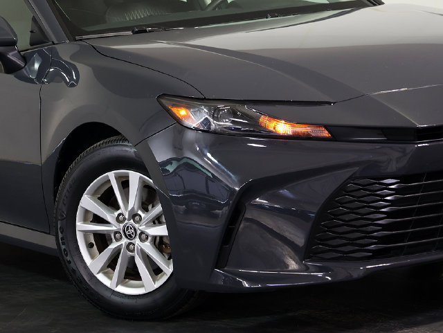 Used 2025 Toyota Camry LE FWD image 8