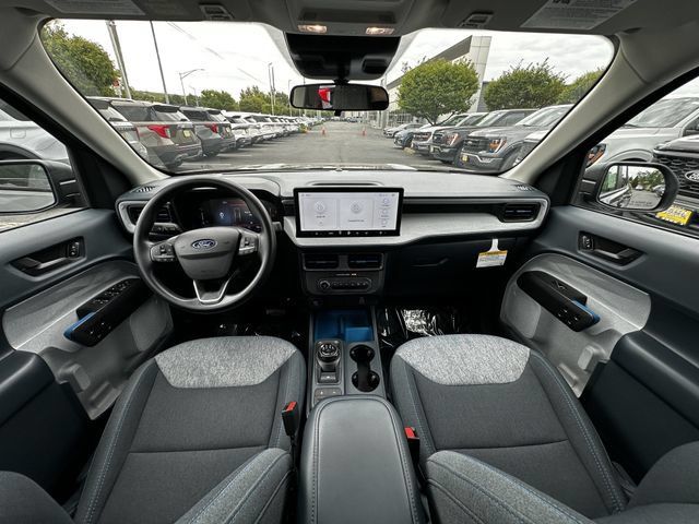 Certified 2025 Ford Maverick XLT w/ Equipment Group 302A AWD/4WD image 3