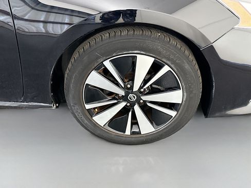 Used 2022 Nissan Altima 2.5 SV FWD image 32