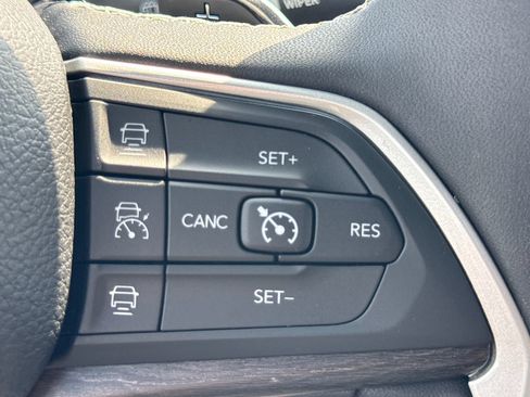 Used 2022 Jeep Grand Cherokee Limited 4xe AWD/4WD image 30