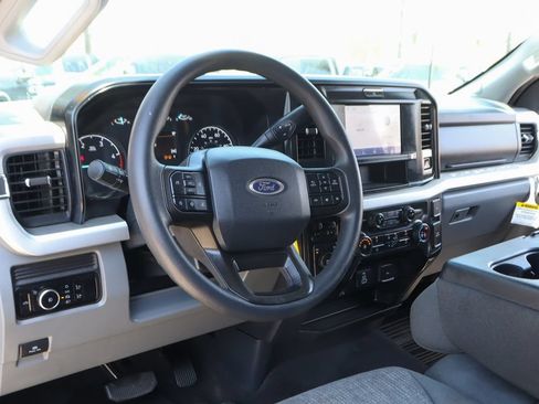 Used 2025 Ford F350 XLT AWD/4WD image 19