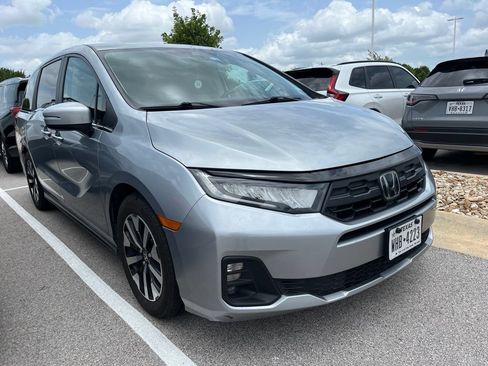 Used 2025 Honda Odyssey EX-L image 2