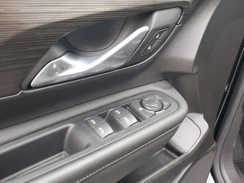 Used 2024 GMC Terrain SLE image 17