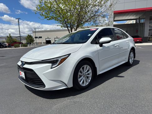Certified 2025 Toyota Corolla LE w/ LE Premium Package AWD/4WD image 7