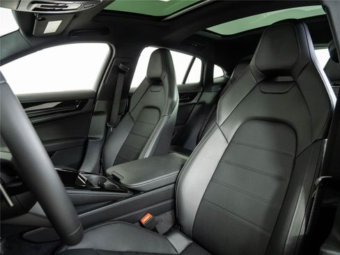 New 2026 Porsche Panamera image 5