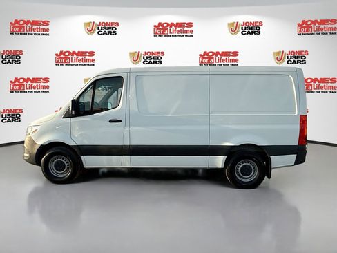 Used 2022 Mercedes-Benz Sprinter 2500 image 12