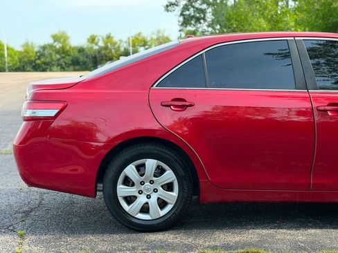Used 2011 Toyota Camry LE FWD image 17
