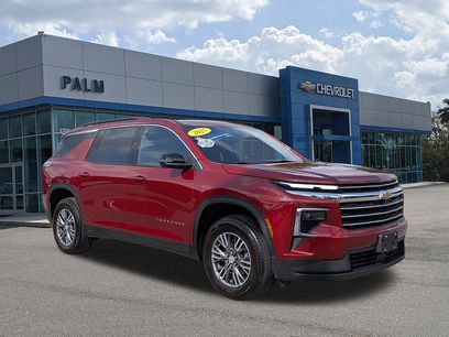 Used 2025 Chevrolet Traverse LT
