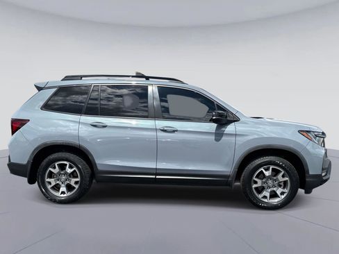 Certified 2023 Honda Passport TrailSport image 2