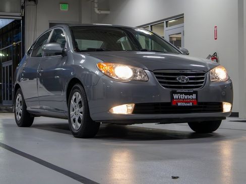 Used 2010 Hyundai Elantra GLS image 2
