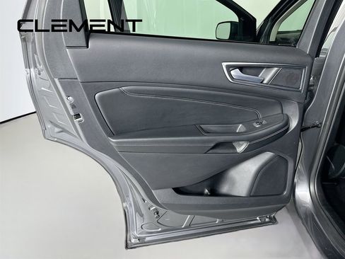 Certified 2022 Ford Edge Titanium image 30