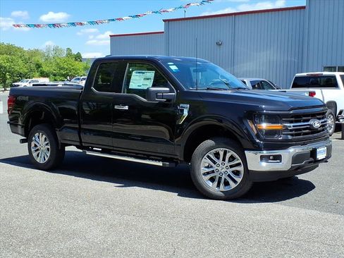 New 2026 Ford F150 XLT w/ XLT Chrome Appearance Package AWD/4WD image 2