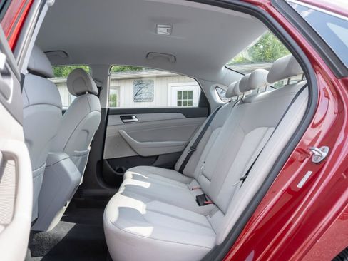 Used 2016 Hyundai Sonata SE FWD image 17