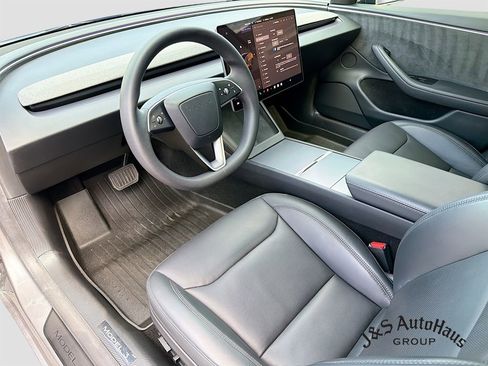 Used 2025 Tesla Model 3 Long Range AWD/4WD image 9