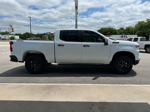Used 2025 Chevrolet Silverado 1500 LT Trail Boss w/ Convenience Package II AWD/4WD image 11