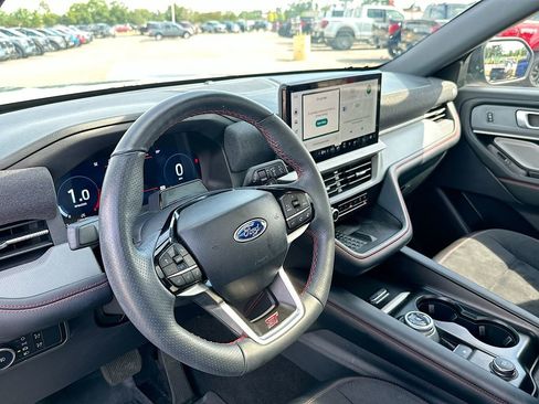 Certified 2025 Ford Explorer ST AWD/4WD image 10
