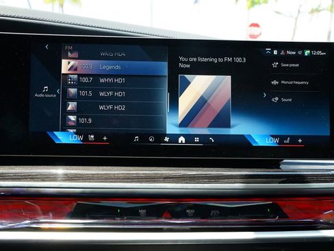 Used 2025 BMW 740i xDrive AWD/4WD image 27