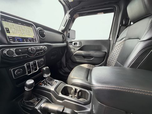 Used 2023 Jeep Gladiator Overland AWD/4WD image 34