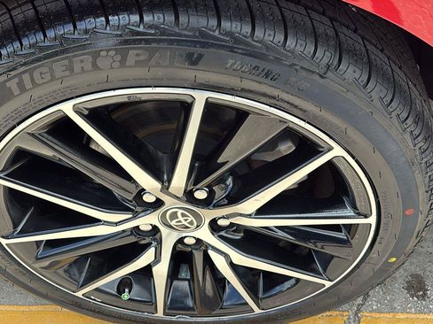 Used 2024 Toyota Camry SE FWD image 11