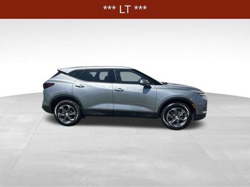 Used 2025 Chevrolet Blazer LT FWD image 8