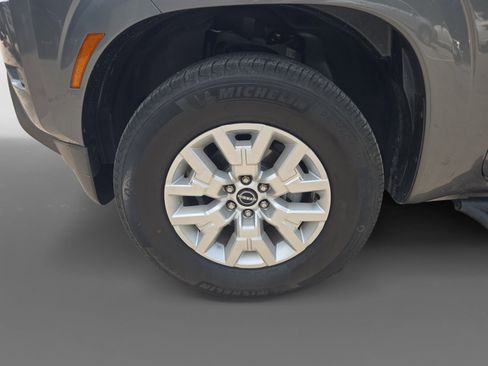 Used 2022 Nissan Frontier SV RWD image 10